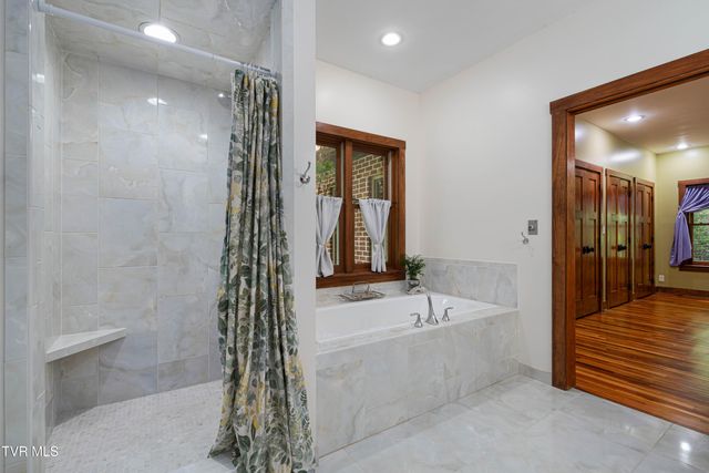 117 Toms Creek Drive, Roan Mountain, TN 37687