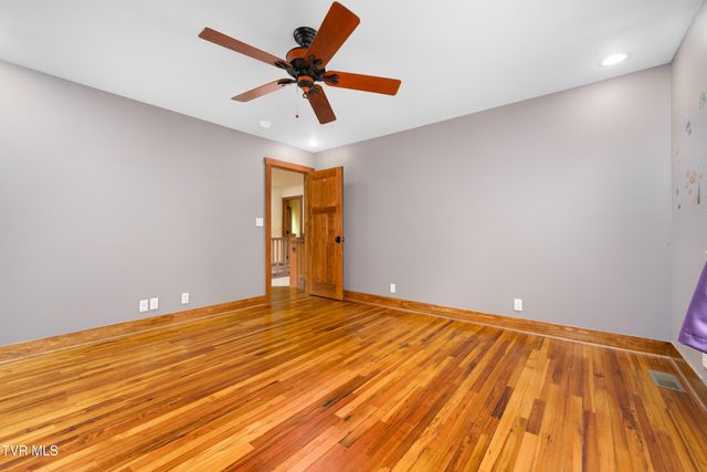 117 Toms Creek Drive, Roan Mountain, TN 37687