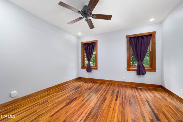 117 Toms Creek Drive, Roan Mountain, TN 37687