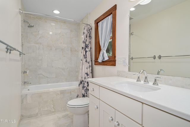117 Toms Creek Drive, Roan Mountain, TN 37687