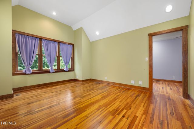 117 Toms Creek Drive, Roan Mountain, TN 37687