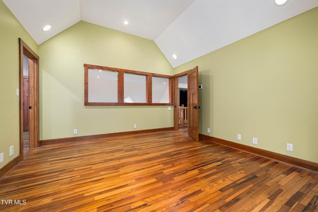 117 Toms Creek Drive, Roan Mountain, TN 37687