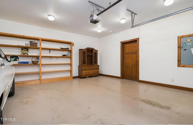 117 Toms Creek Drive, Roan Mountain, TN 37687