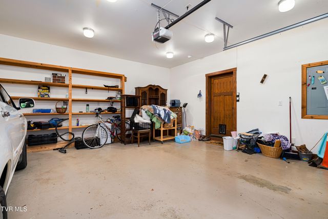 117 Toms Creek Drive, Roan Mountain, TN 37687