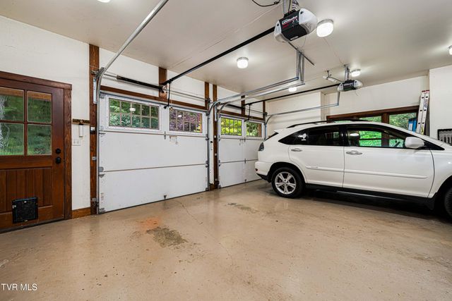 117 Toms Creek Drive, Roan Mountain, TN 37687