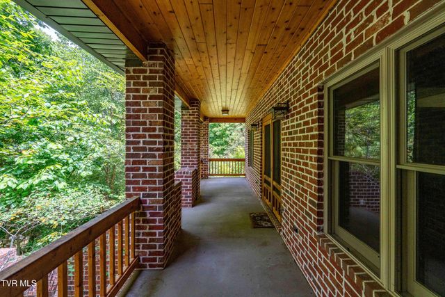 117 Toms Creek Drive, Roan Mountain, TN 37687