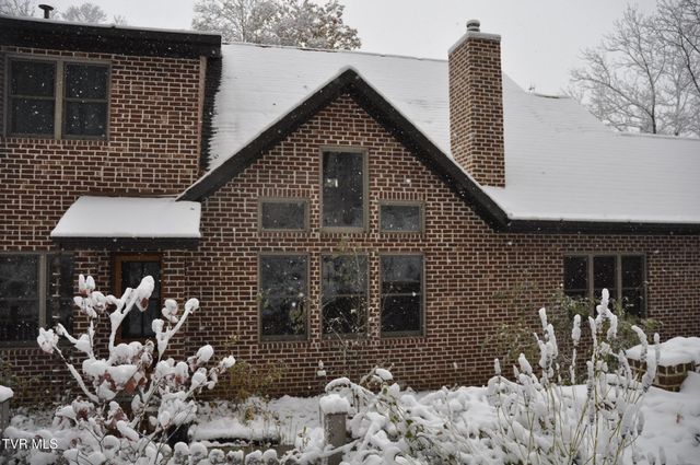 117 Toms Creek Drive, Roan Mountain, TN 37687