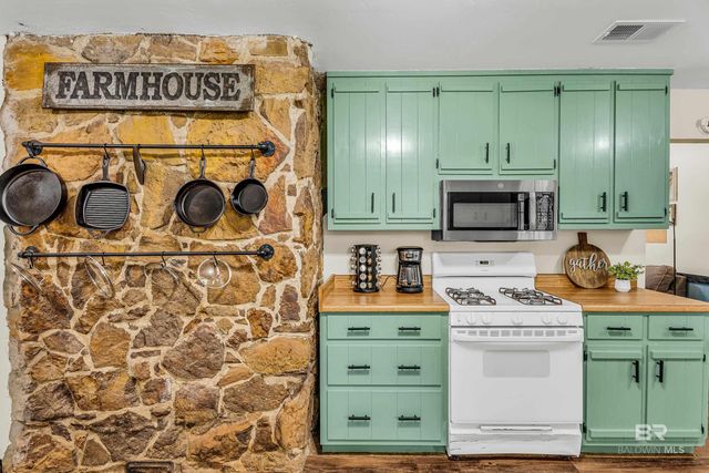 17155 Old Brady Road, Bay Minette, AL 36507