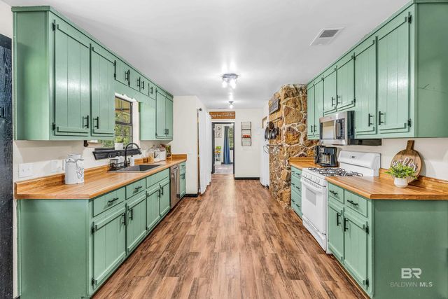 17155 Old Brady Road, Bay Minette, AL 36507