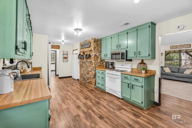 17155 Old Brady Road, Bay Minette, AL 36507