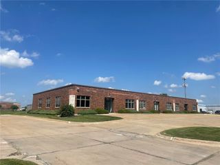 800-820 N Compton Drive, Hiawatha, IA 52233