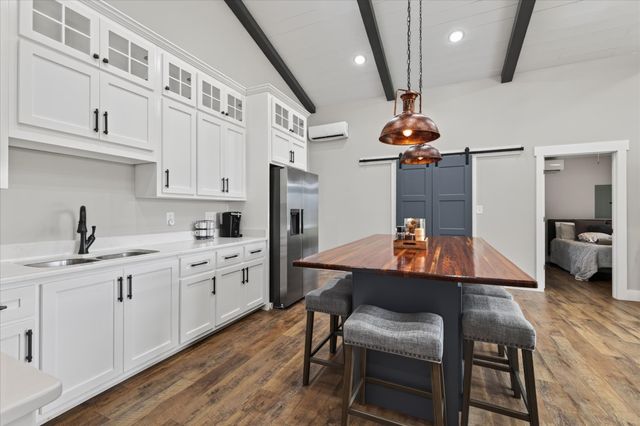522 Short Creek Rd, Dover, TN 37058