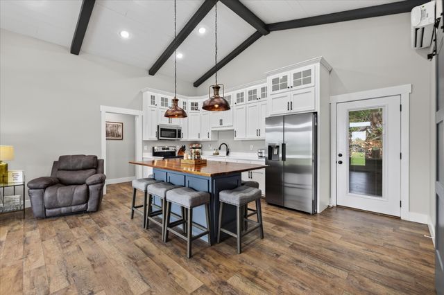522 Short Creek Rd, Dover, TN 37058