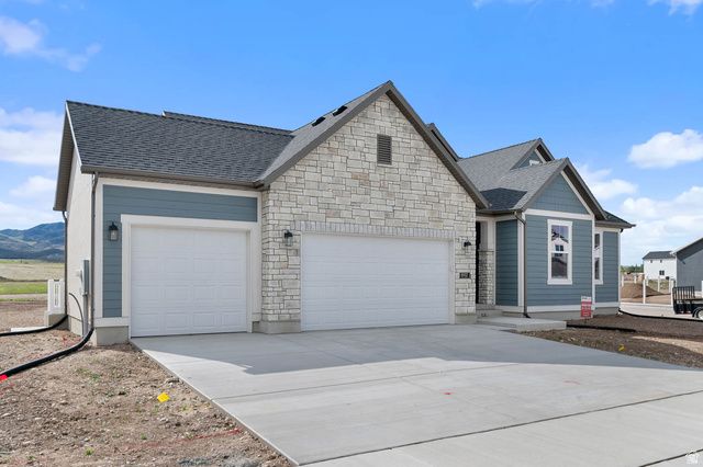 8902 S SMOKY HOLLOW RD, West Jordan, UT 84081