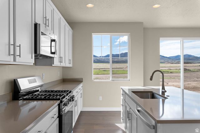 8902 S SMOKY HOLLOW RD, West Jordan, UT 84081