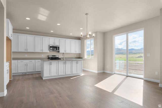 8902 S SMOKY HOLLOW RD, West Jordan, UT 84081