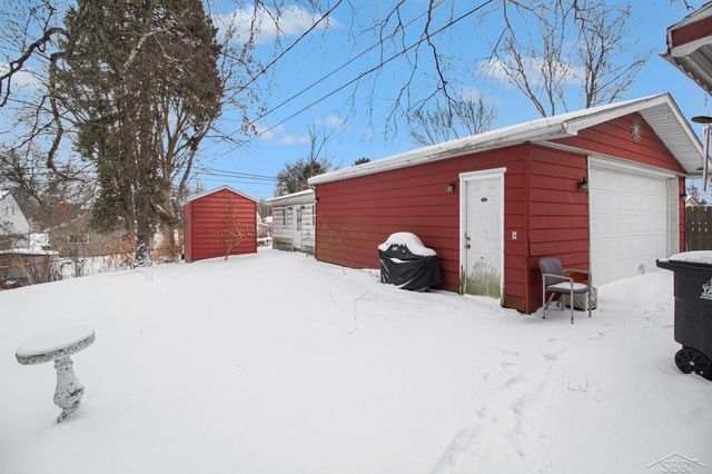 6065 Vivian Drive, Taylor, MI 48180