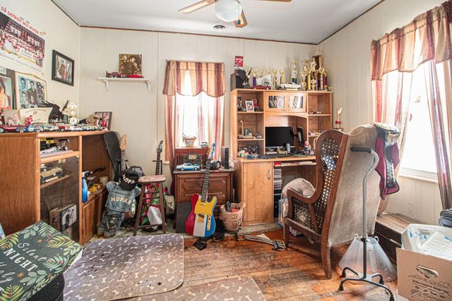 6065 Vivian Drive, Taylor, MI 48180