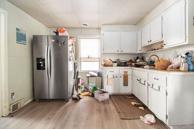 6065 Vivian Drive, Taylor, MI 48180