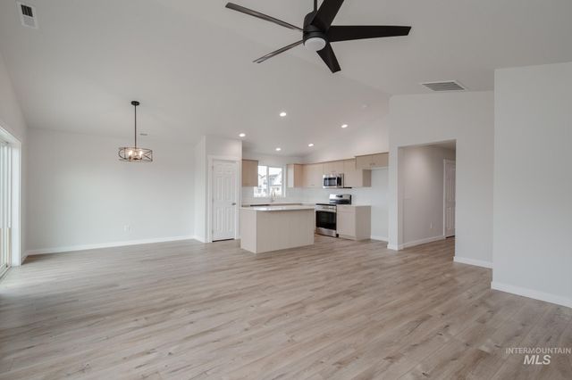 12785 Ropers St, Nampa, ID 83651
