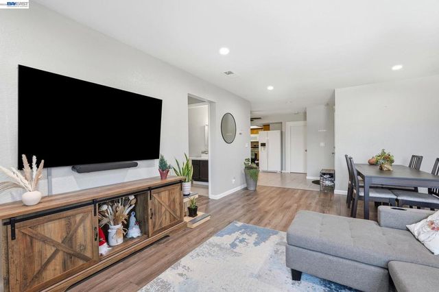 5547 Russo Dr, San Jose, CA 95118