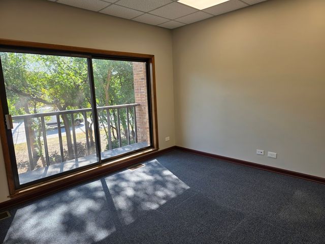 501 W Ogden Avenue 2, Hinsdale, IL 60521