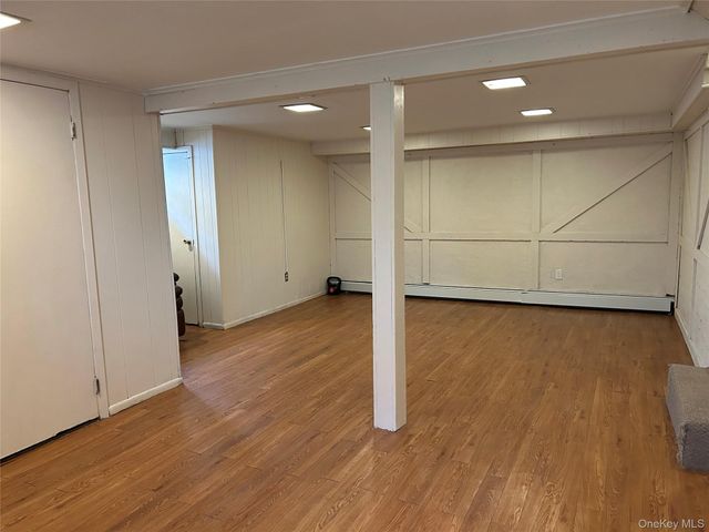 33 Ava Drive, Syosset, NY 11791