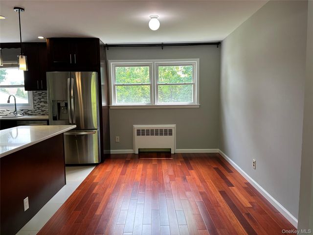 33 Ava Drive, Syosset, NY 11791