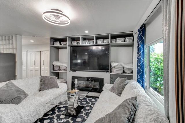 1025 S Riverside 26, Rialto, CA 92376
