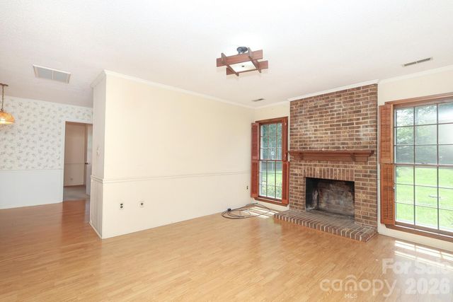 2000 Lawton Bluff Road, Charlotte, NC 28226