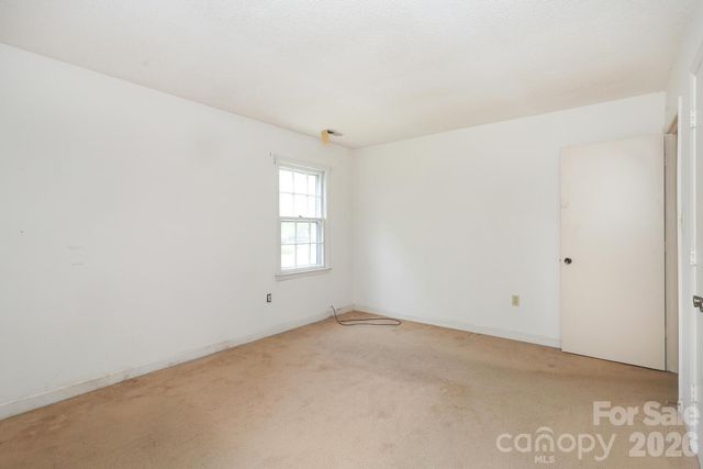 2000 Lawton Bluff Road, Charlotte, NC 28226