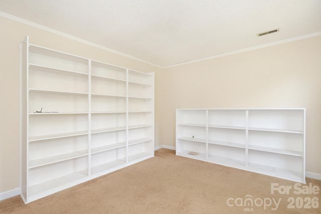 2000 Lawton Bluff Road, Charlotte, NC 28226