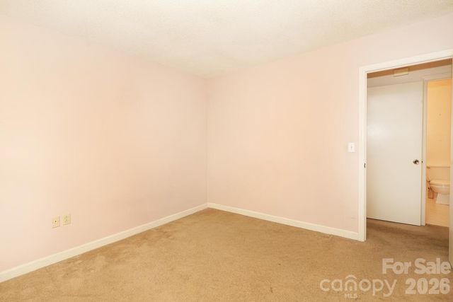 2000 Lawton Bluff Road, Charlotte, NC 28226