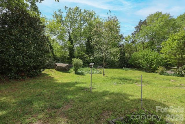 2000 Lawton Bluff Road, Charlotte, NC 28226