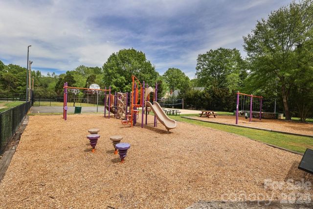 2000 Lawton Bluff Road, Charlotte, NC 28226