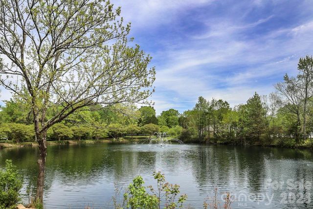 2000 Lawton Bluff Road, Charlotte, NC 28226