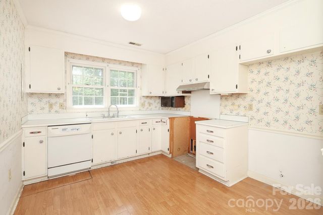 2000 Lawton Bluff Road, Charlotte, NC 28226