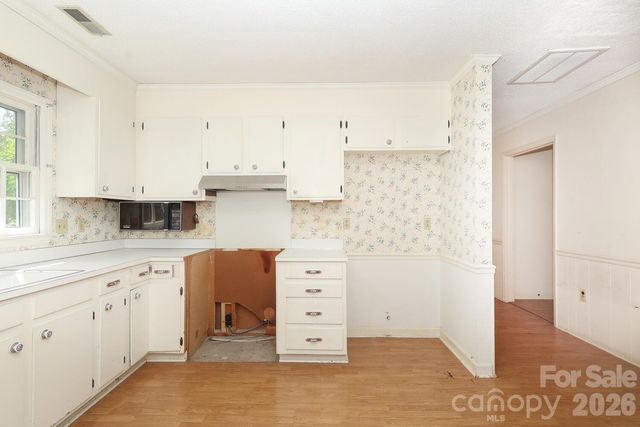 2000 Lawton Bluff Road, Charlotte, NC 28226