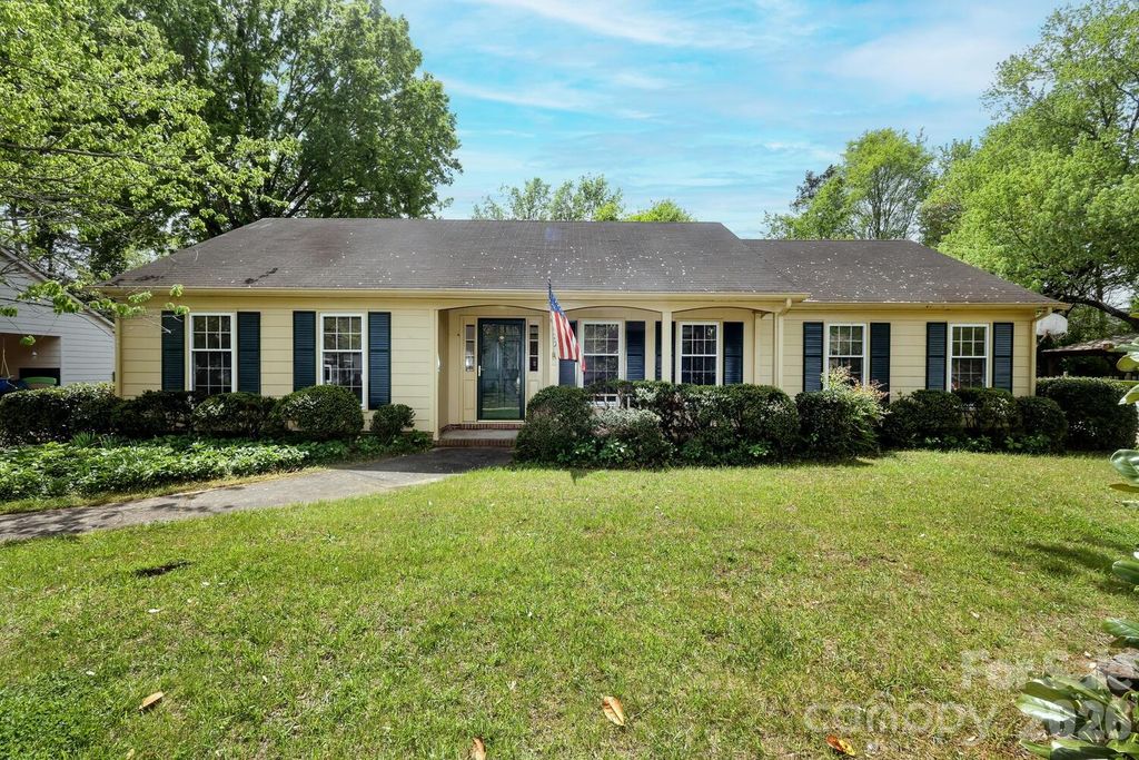 2000 Lawton Bluff Road, Charlotte, NC 28226