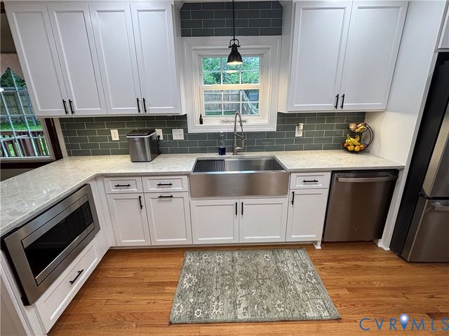 700 Dove Path Ln, Chester, VA 23834