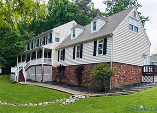 700 Dove Path Ln, Chester, VA 23834