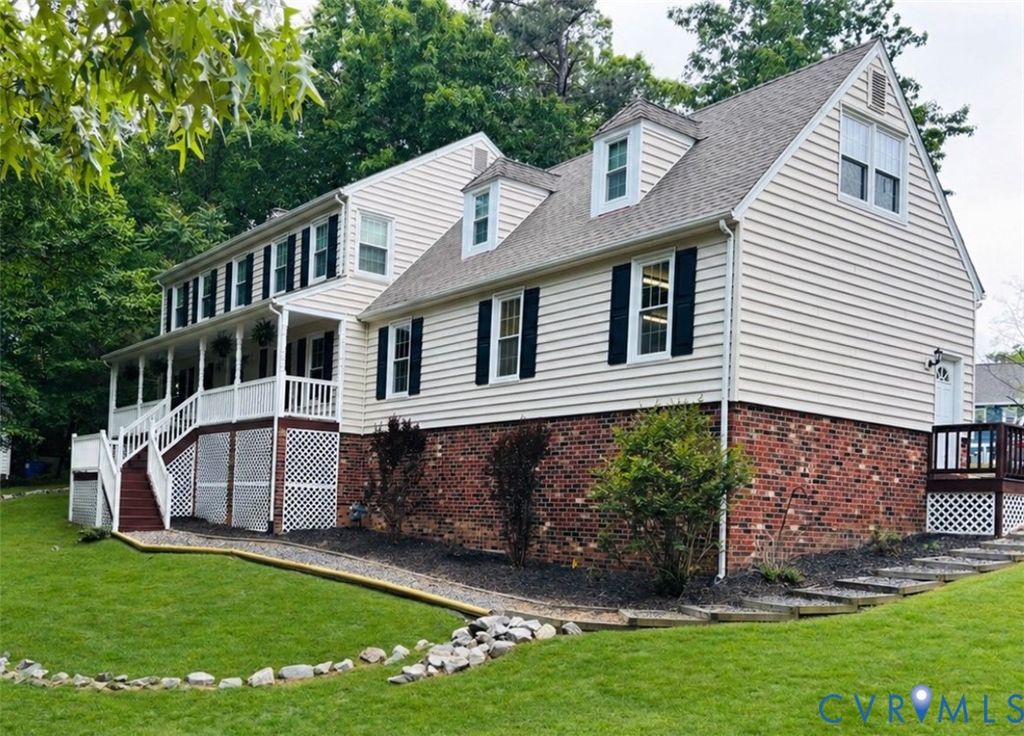 700 Dove Path Ln, Chester, VA 23834