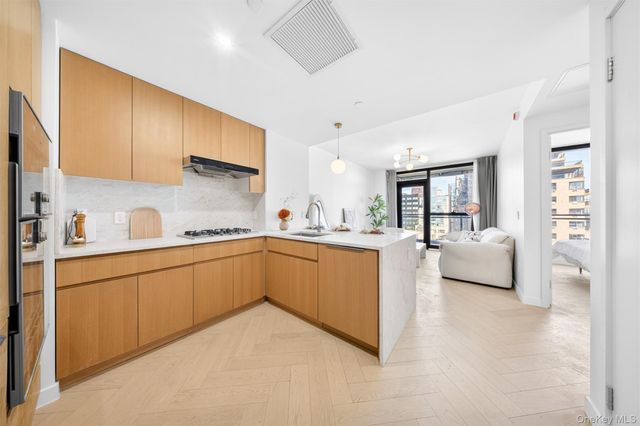133-25 37TH Avenue 5A, Flushing, NY 11354