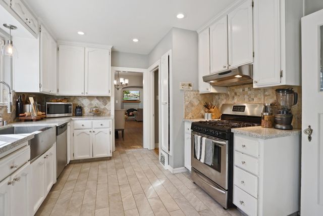 5045 E Morada Ln, Stockton, CA 95212