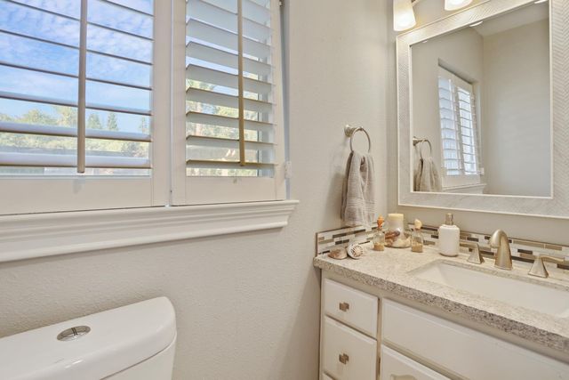 5045 E Morada Ln, Stockton, CA 95212