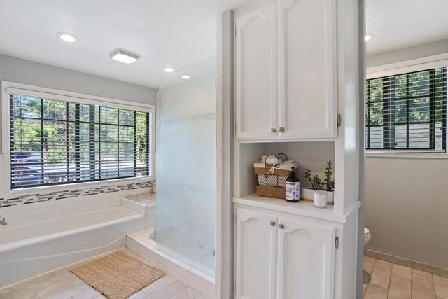 5045 E Morada Ln, Stockton, CA 95212