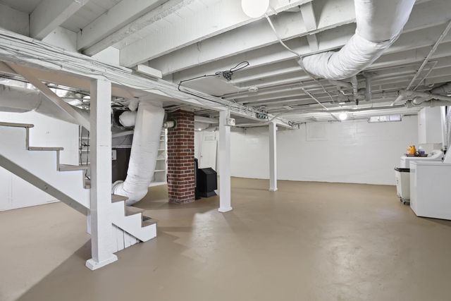 5045 E Morada Ln, Stockton, CA 95212