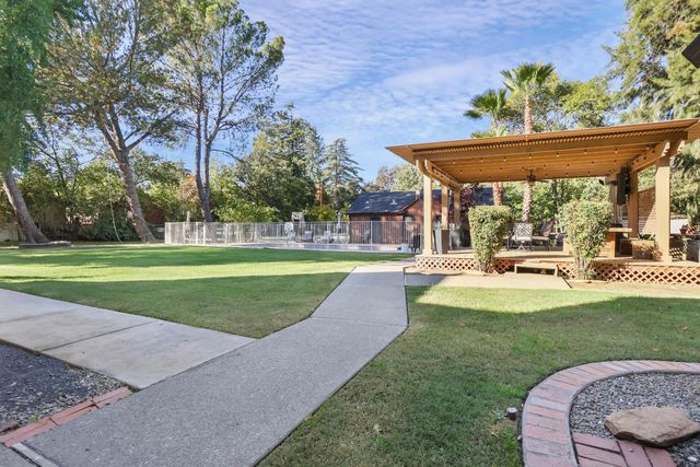 5045 E Morada Ln, Stockton, CA 95212