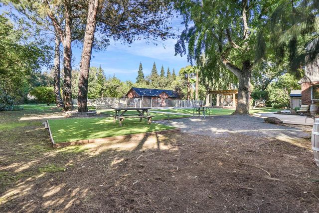 5045 E Morada Ln, Stockton, CA 95212