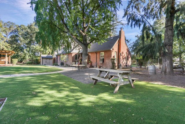 5045 E Morada Ln, Stockton, CA 95212